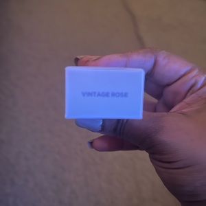 True & Luscious Super Moisture Lipstick in Vintage Rose